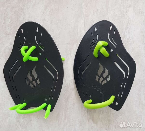 Лопатки, трубка, доска-колобашка для плавания