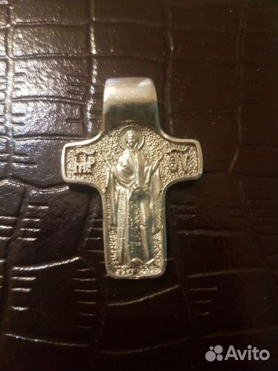 Серебряный крест