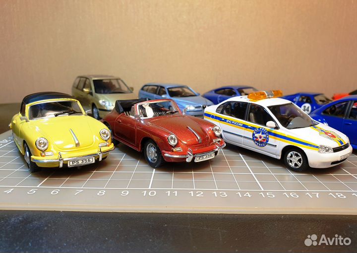 Модели автомобилей 1/43 Hongwell/Cararama редкие