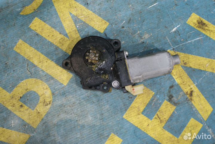 Передний правый моторчик стекла Hyundai Tucson JM