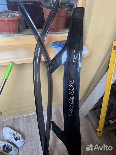 Дефлектор капота