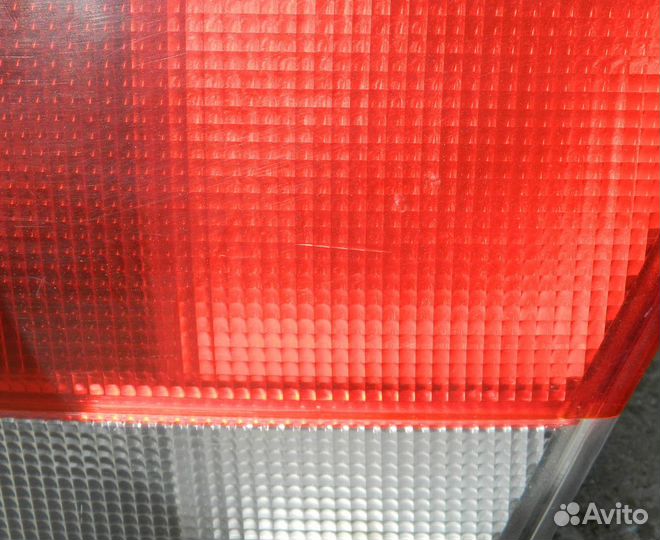 Фонарь задний правый багажника Mazda 626 GE