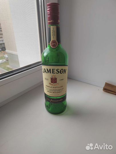 Бутылки и бокалы