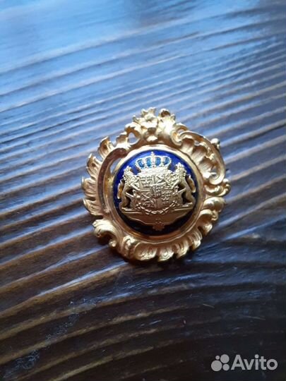 Старинный значок