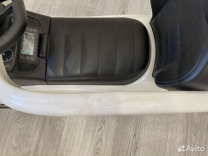 Машинка каталка толокар с ручкой