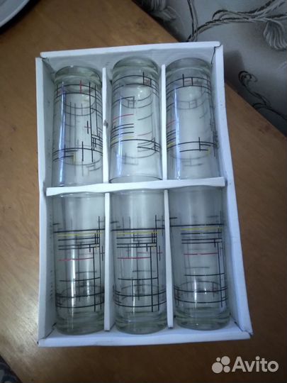 Стеклянные стаканы