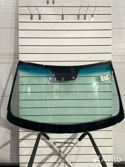 Лобовое стекло Kia Soul 2008-2014