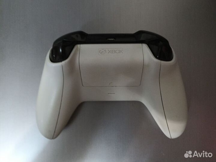 Xbox One s игровая приставка, в отличном состоянии