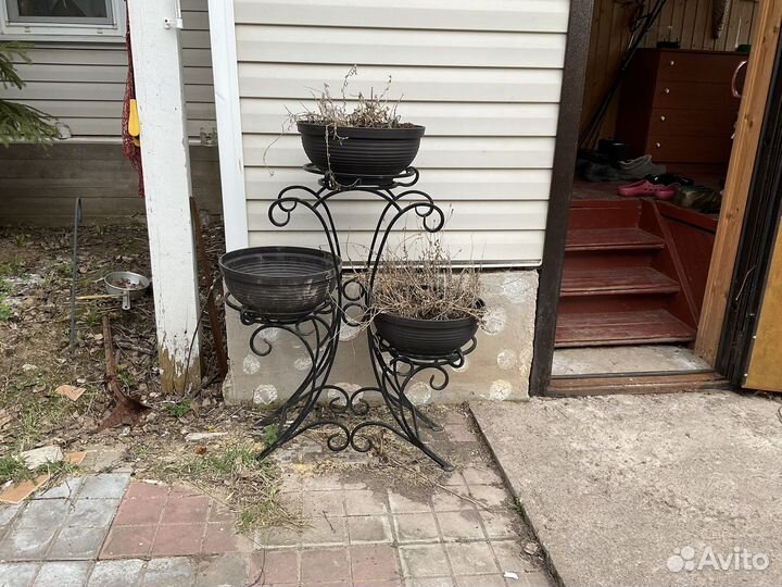 Кованные изделия, уличные подставки для цветов