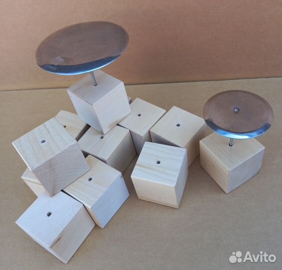 Кубик - подставка для кондитерского гвоздика