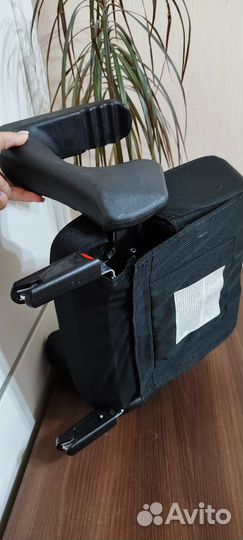 Автокресло бустер с креплением isofix