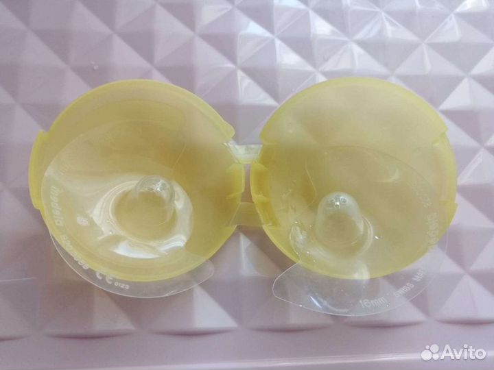 Накладки на грудь medela новые