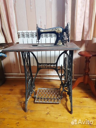 Швейная машина Singer