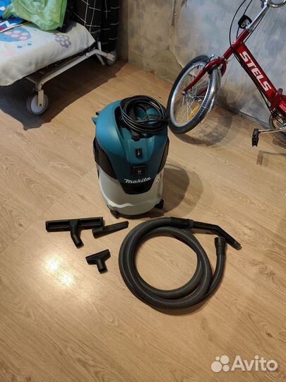 Пылесос Makita VC2512L