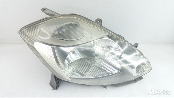 Фара правая Toyota Passo KGC10