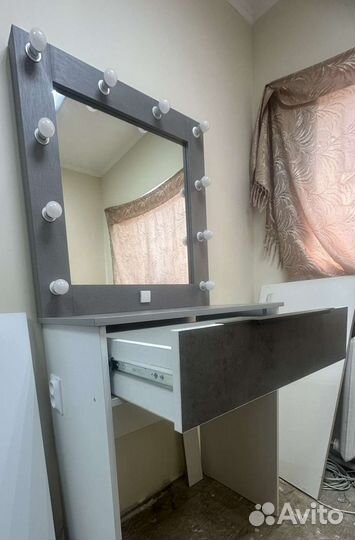 Гримерный столик