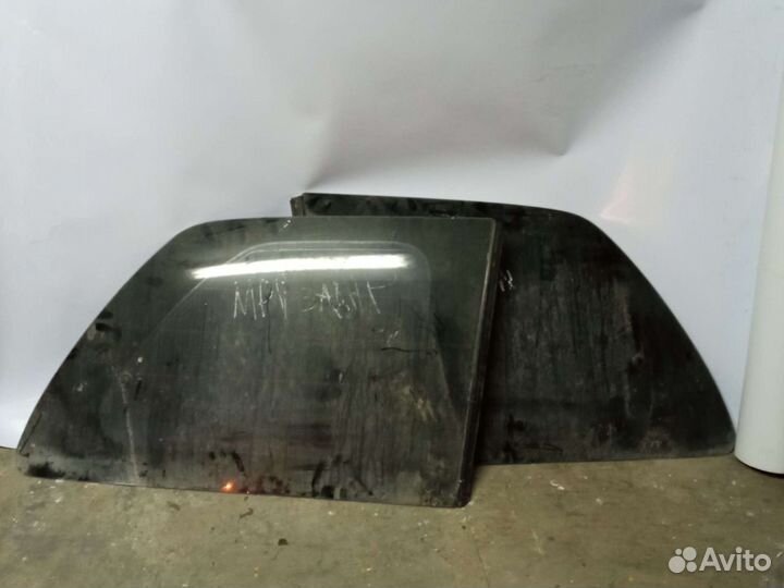 Mazda MPV стекло левой правой передней двери задни