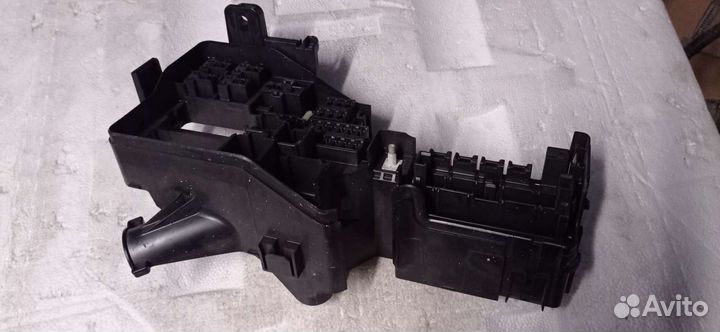 Корпус блока предохранителей camry 40