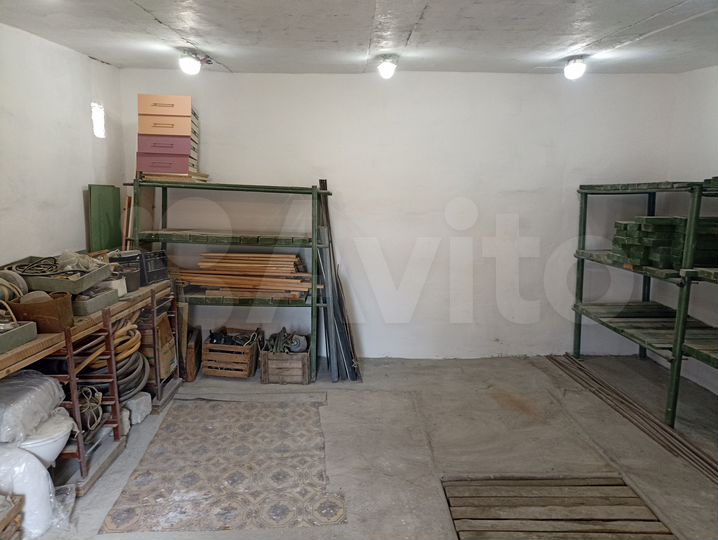 Гараж, > 30 м²