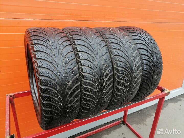 Goodyear UltraGrip Extreme 205/55 R16