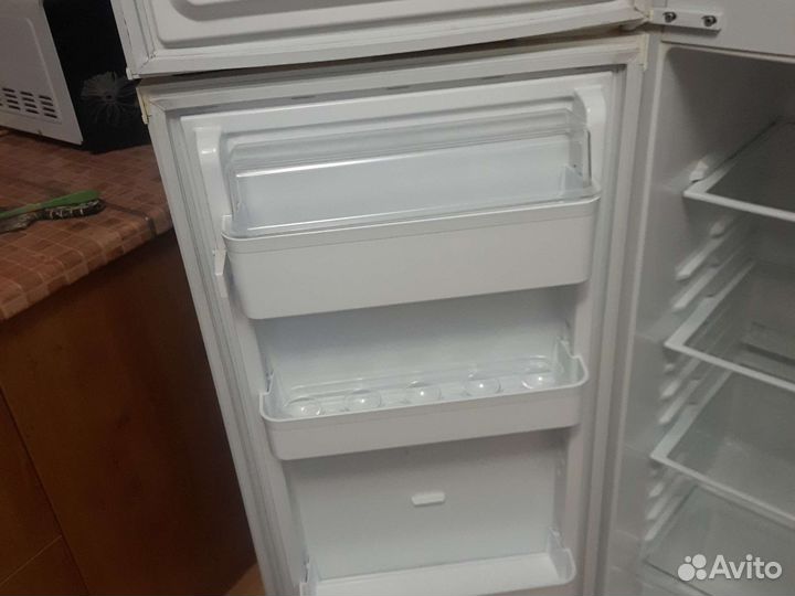 Холодильник двухкамерный Саратов 263 б/у