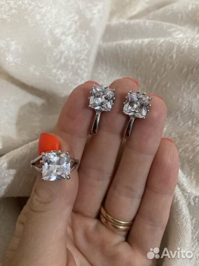 Серебряное кольцо