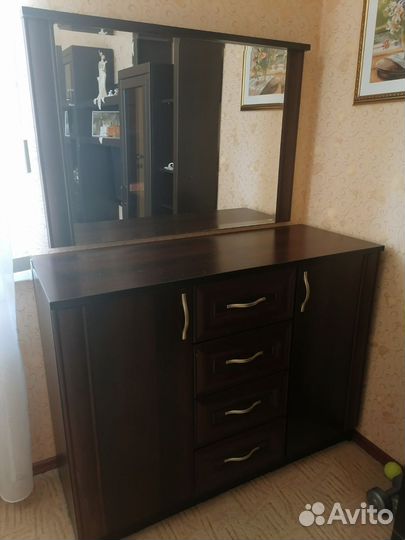 Спальный гарнитур