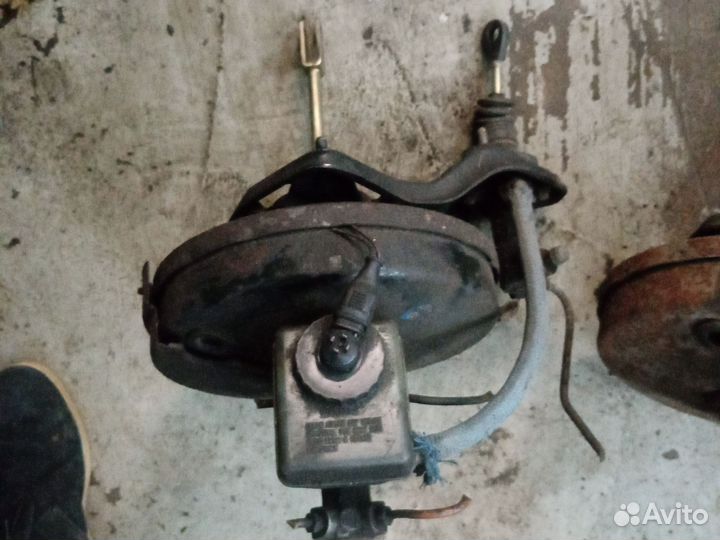 Вакуумный усилитель тормозов Пассат В3