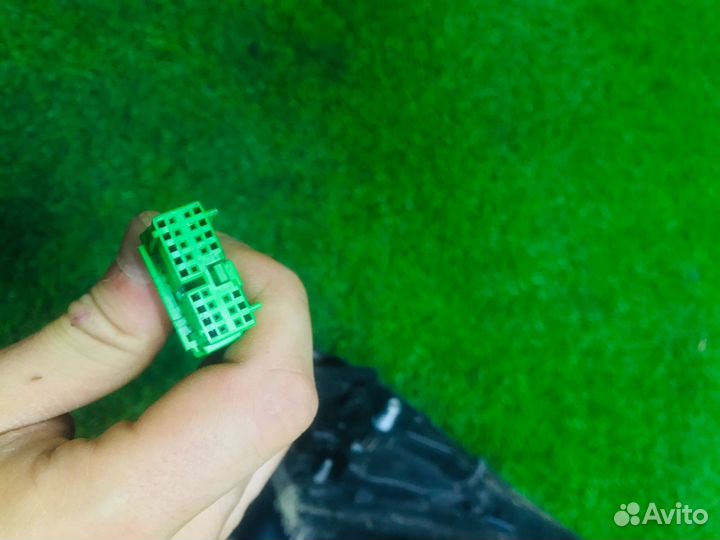 Зеркало правое Volvo V70 / XC70