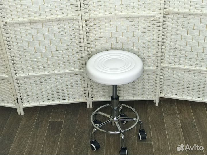 Стул мастера белый