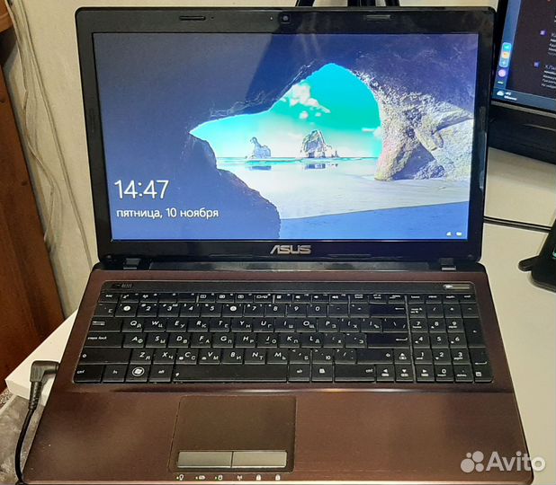 Ноутбук asus (core i3, nvidia 610M)