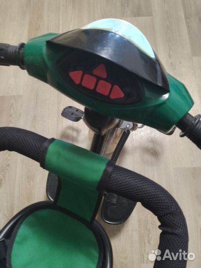 Трехколесный велосипед с родительской ручкой