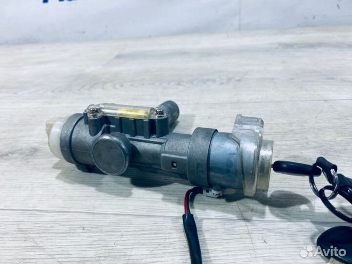 Замок зажигания Hyundai Santa Fe 2000