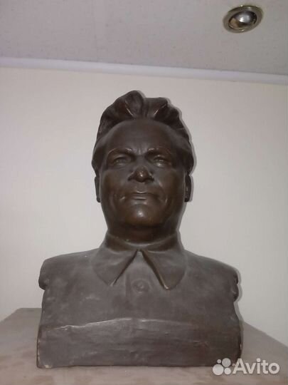 Бюст Кирова С. М