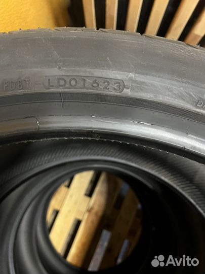 Yokohama Advan Sport V107C 285/40 R22