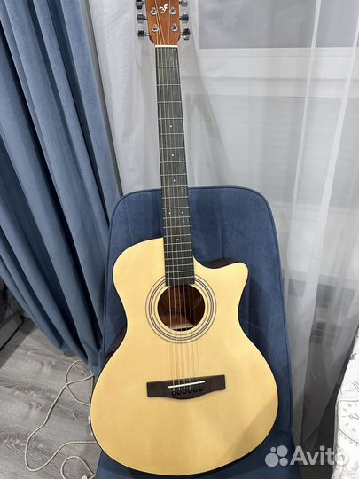 Акустическая гитара yamaha