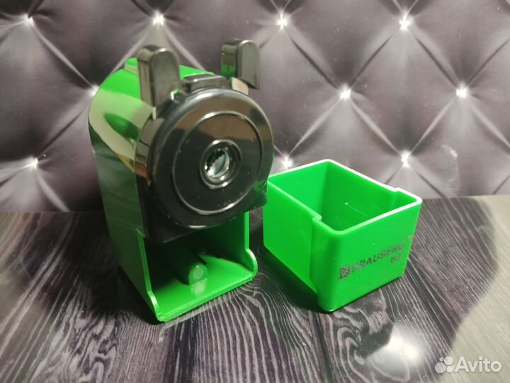 Механическая точилка для карандашей