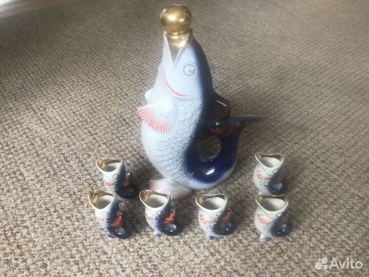 Графин с рюмками 