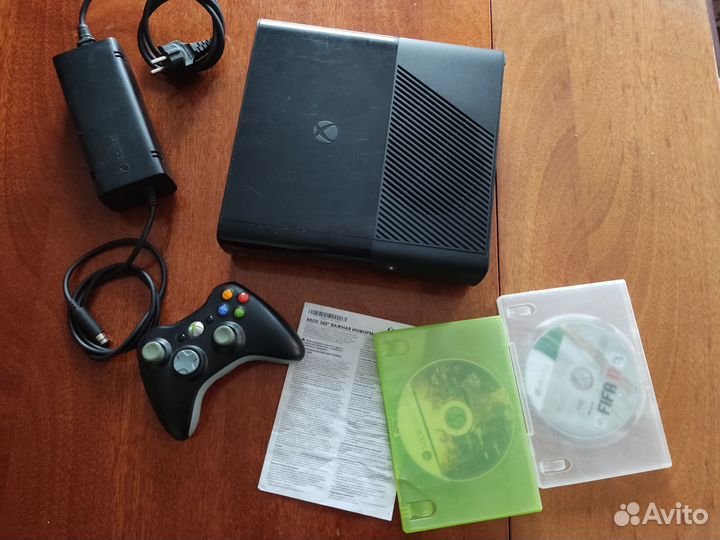 Xbox 360 Slim E несколько игр