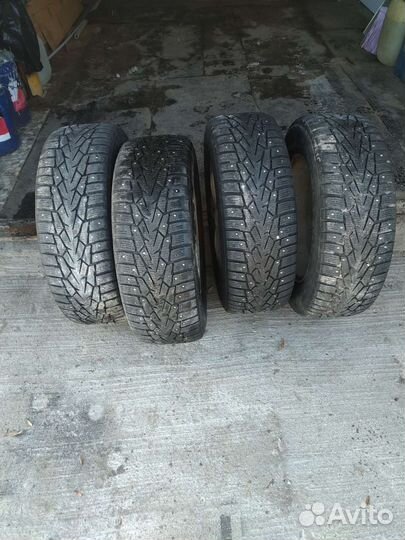 Nokian Tyres Hakkapeliitta 7 215/65 R16