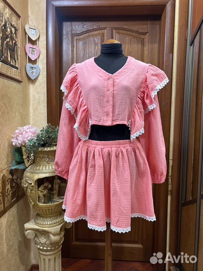 Муслиновый костюм с юбкой