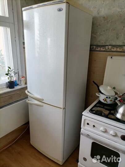 Холодильник бу Атлант