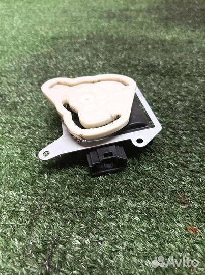 Моторчик заслонки печки Audi Audi A8 4E 2002-20