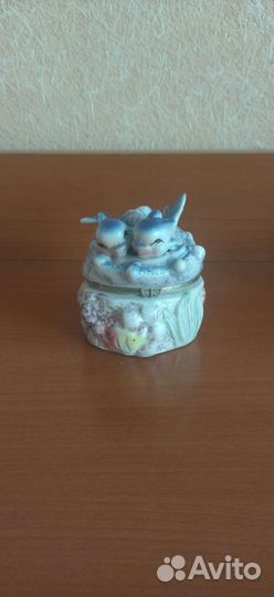 Статуэтка дельфин