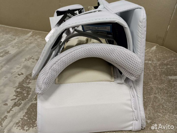 Блокер вратаря хоккейного Бауэр GSX int