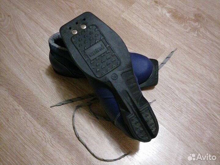 Лыжные ботинки