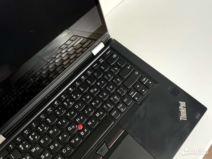 Lenovo ThinkPad Yoga 370 (сенсорный экран)