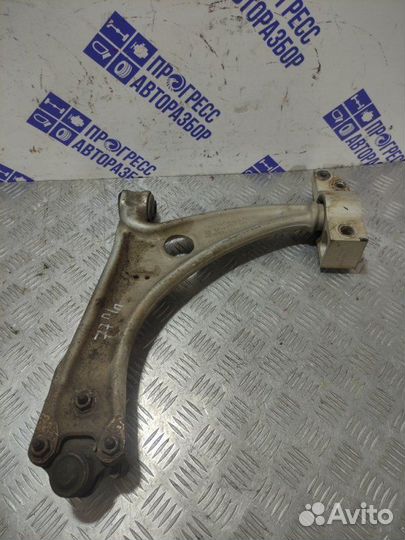 Рычаг подвески передний правый Volkswagen Tiguan