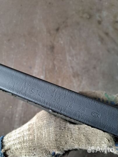 Накладка обшивки задний правый Mercedes W140