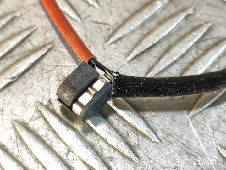 Датчик износа колодок Porsche Cayenne